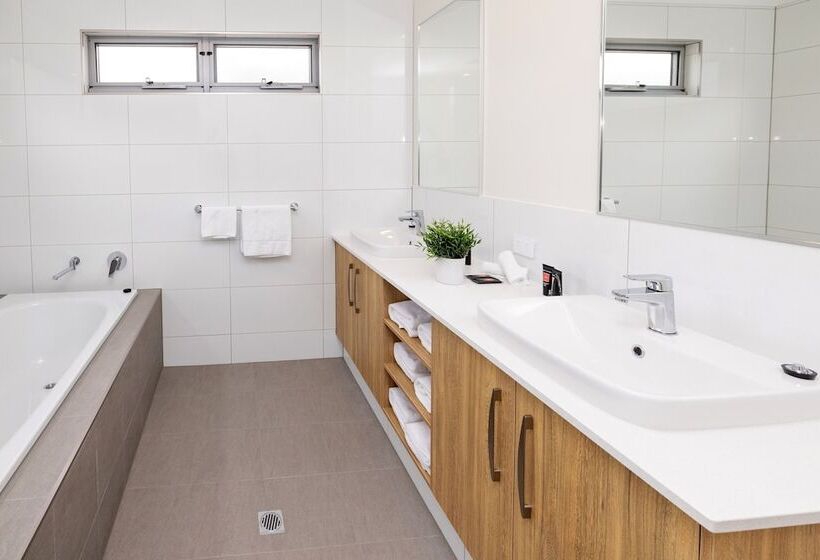 هتل Big4 Emu Beach Holiday Park