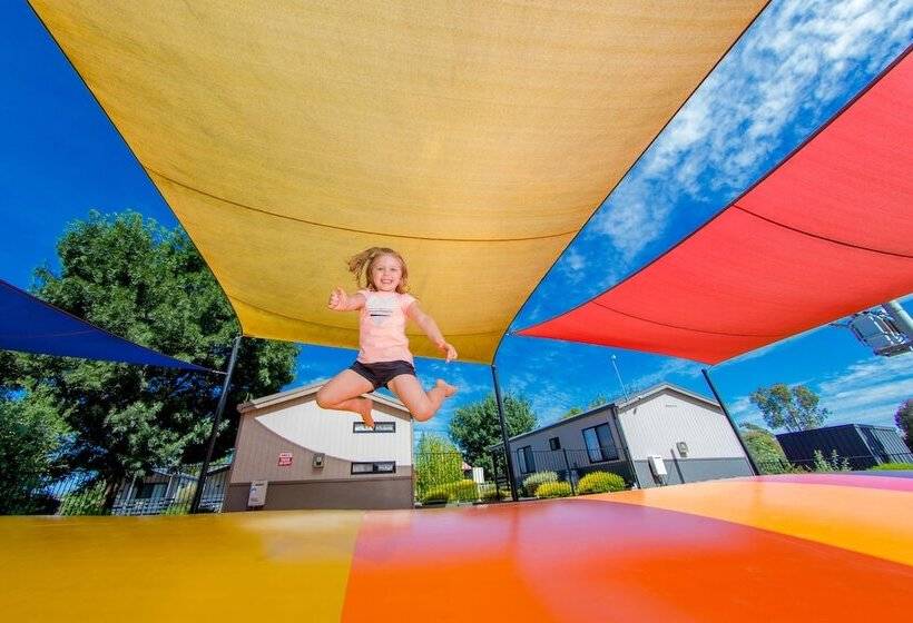 هتل Big4 Shepparton Park Lane Holiday Park