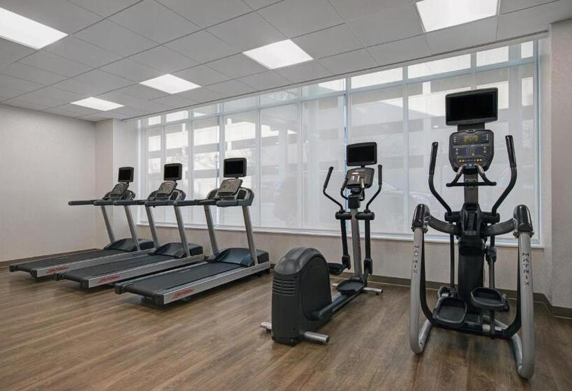 호텔 Holiday Inn Express Milwaukee Downtown, An Ihg