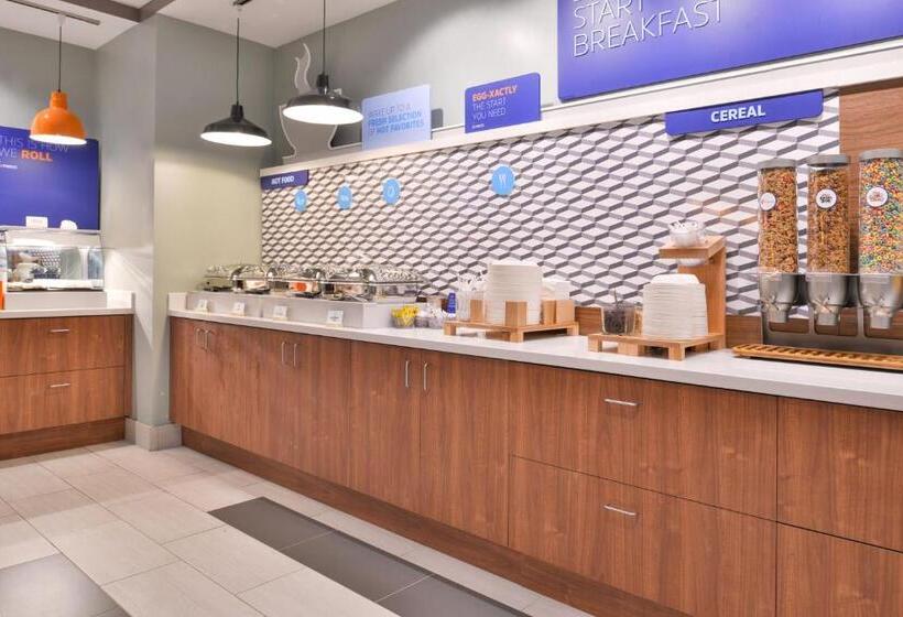 호텔 Holiday Inn Express Milwaukee Downtown, An Ihg