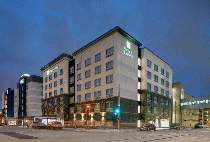 호텔 Holiday Inn Express Milwaukee Downtown, An Ihg
