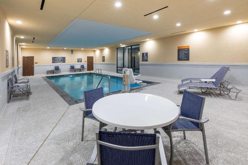 فندق La Quinta Inn & Suites By Wyndham Dallas   Frisco Stadium