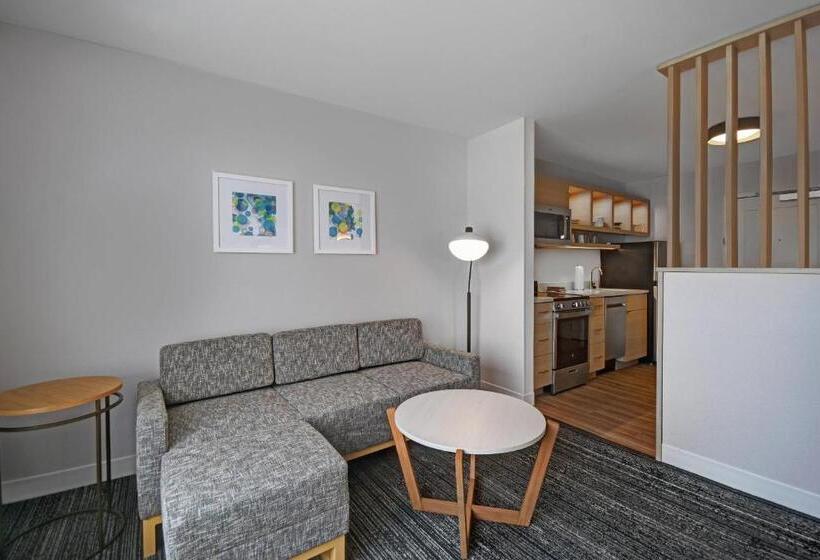 فندق Towneplace Suites By Marriott Fall River Westport