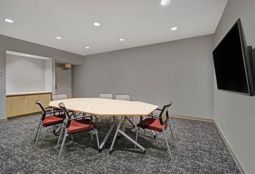 فندق Towneplace Suites By Marriott Fall River Westport