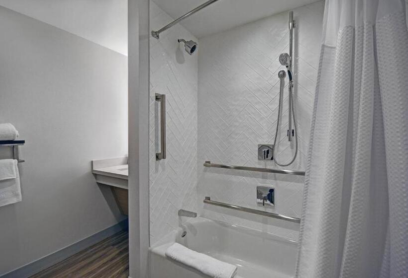 فندق Towneplace Suites By Marriott Fall River Westport