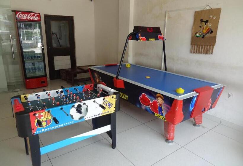 酒店 Vatika   The Riverside Resort