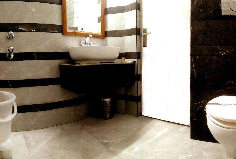 酒店 Vatika   The Riverside Resort