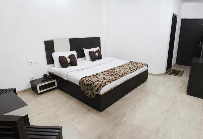 酒店 Vatika   The Riverside Resort