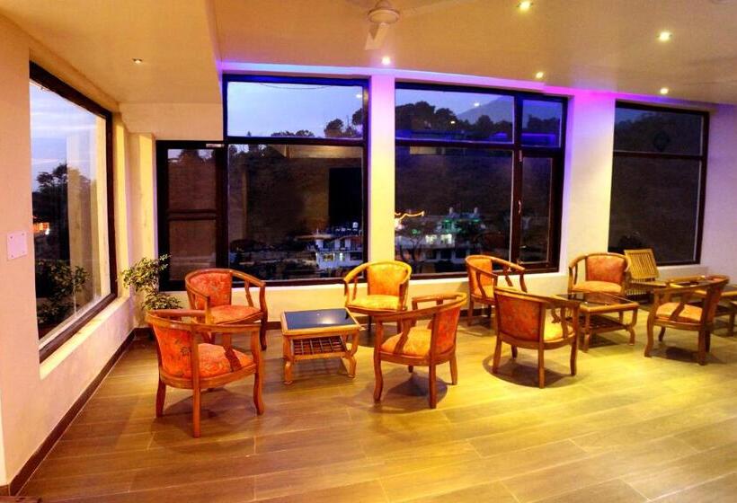 酒店 Vatika   The Riverside Resort