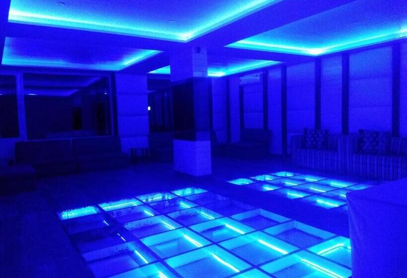 酒店 Vatika   The Riverside Resort