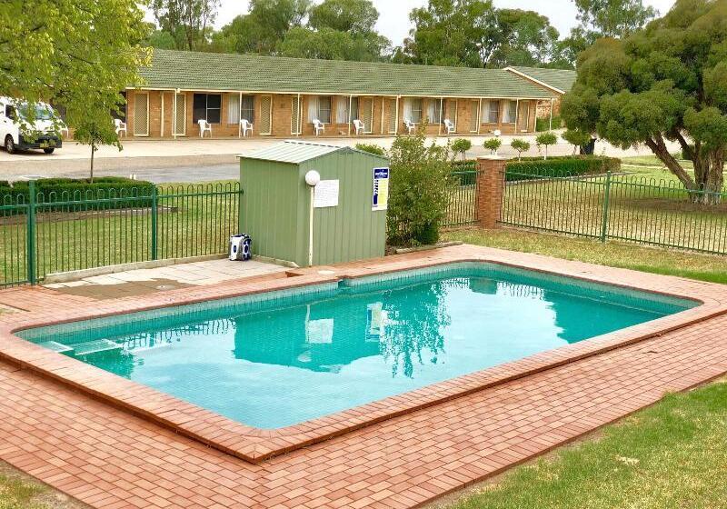 מוטל Golfview Motor Inn