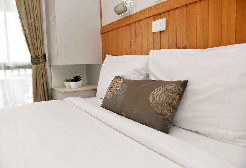 אתר נופש Riverside Cabin Park