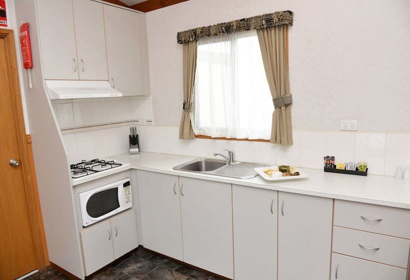 منتجع Riverside Cabin Park