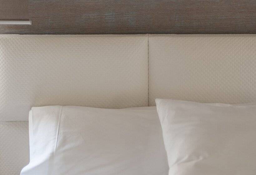 تختخواب و صبحانه El Jardí De L'avet