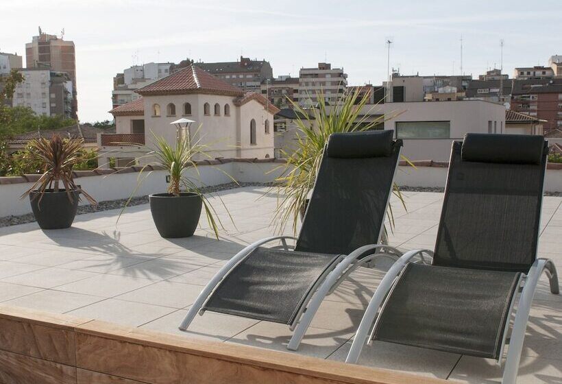 تختخواب و صبحانه El Jardí De L'avet