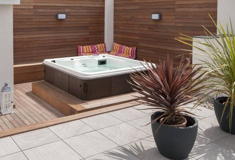 تختخواب و صبحانه El Jardí De L'avet