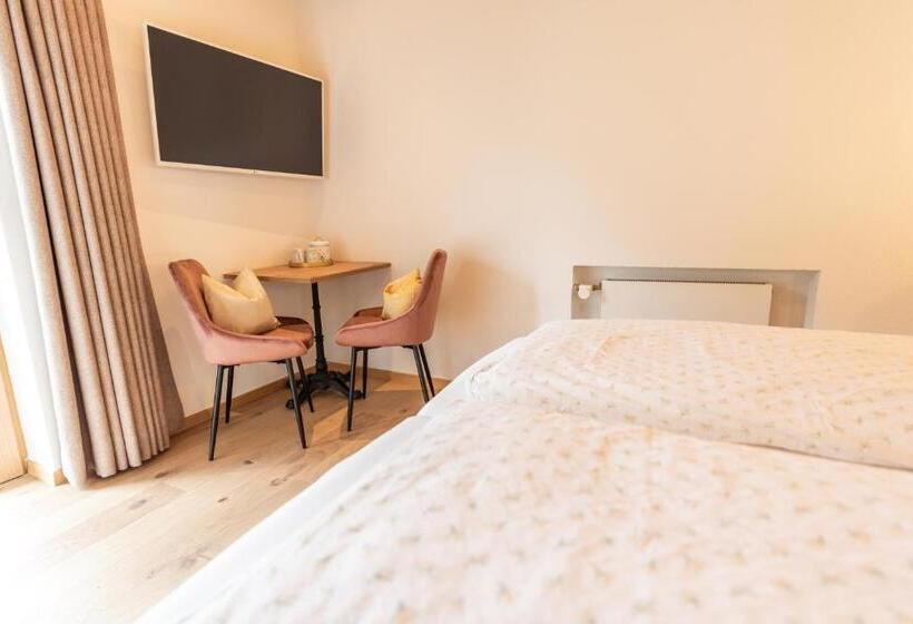 Bed and Breakfast Gästehaus Neu Am Passionstheater