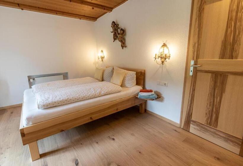 Bed and Breakfast Gästehaus Neu Am Passionstheater