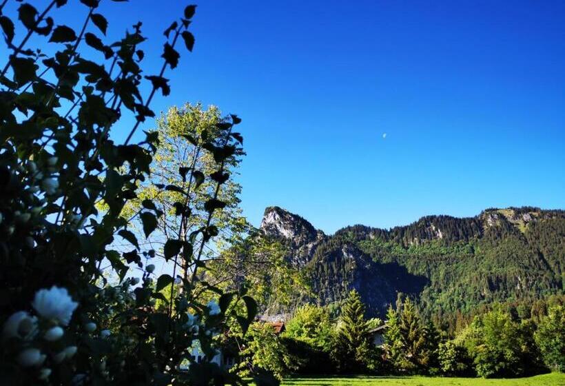 Bed and Breakfast Gästehaus Neu Am Passionstheater