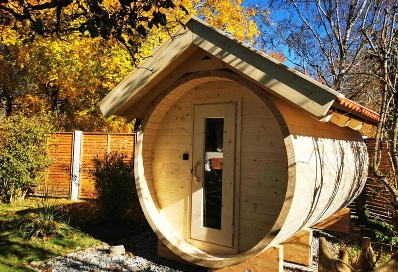 Bed and Breakfast Gästehaus Neu Am Passionstheater