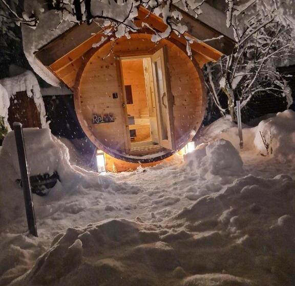 Bed and Breakfast Gästehaus Neu Am Passionstheater