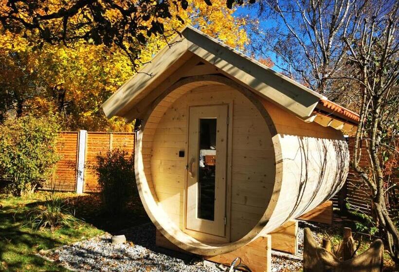 Bed and Breakfast Gästehaus Neu Am Passionstheater