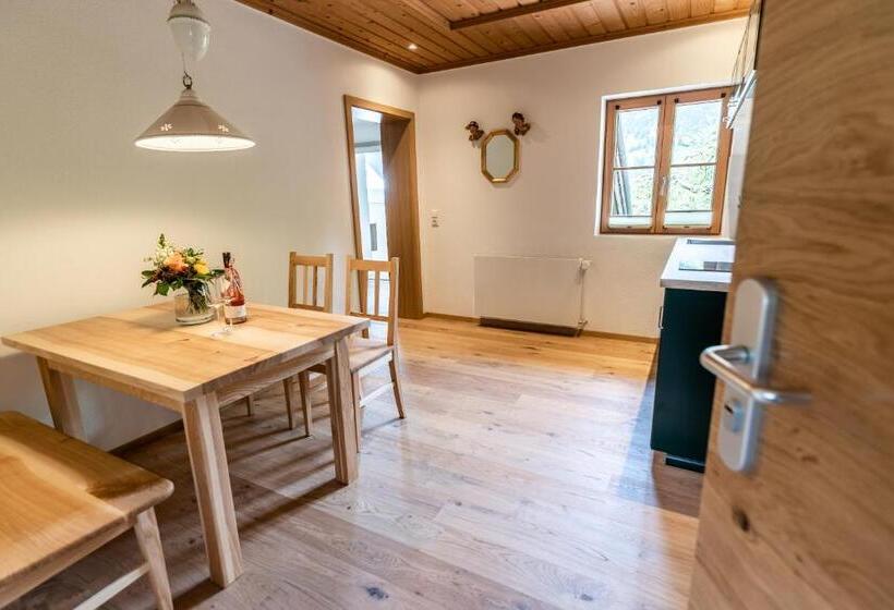 Bed and Breakfast Gästehaus Neu Am Passionstheater