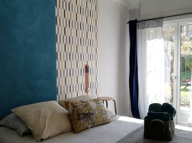 مبيت وإفطار Les Perluetes