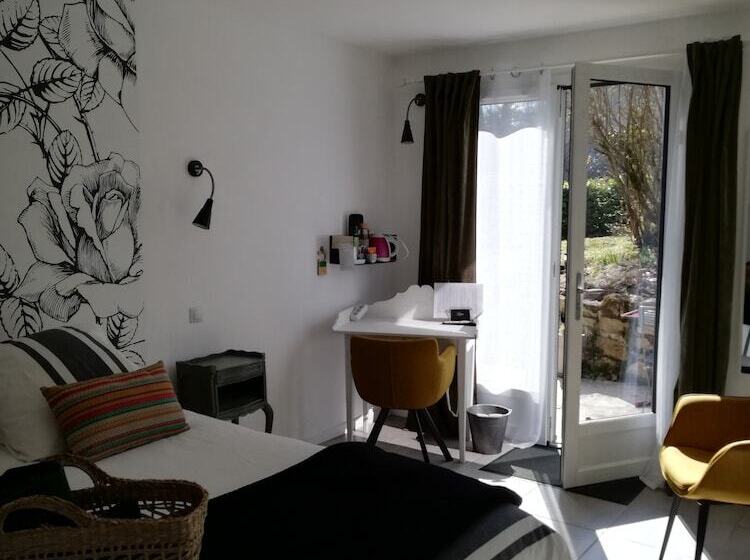 مبيت وإفطار Les Perluetes