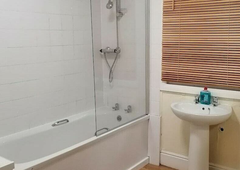 Aamiaismajoitus (B&B) The Parkers Arms   The Home Of Cattlemans Steakhouse