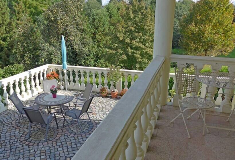 Captivating Apartment In Lichtenhain With Pond