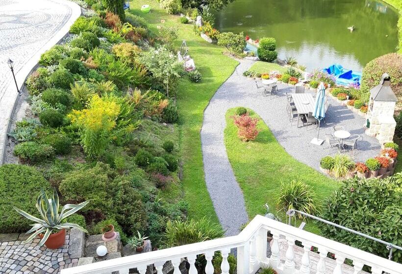 Captivating Apartment In Lichtenhain With Pond