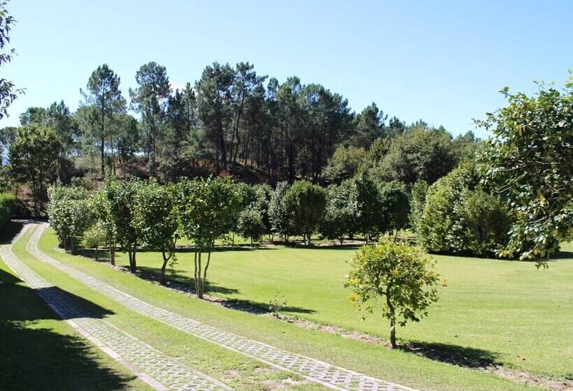 Excellent Cottage In Santa Comba With Communal Swimming Pool