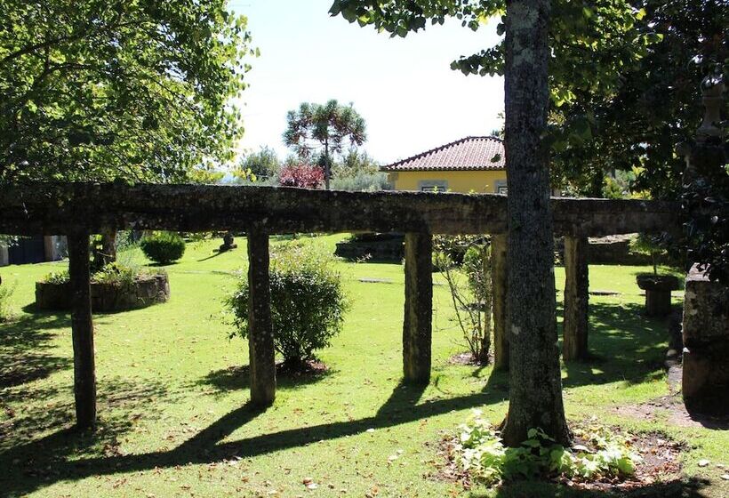 Excellent Cottage In Santa Comba With Communal Swimming Pool