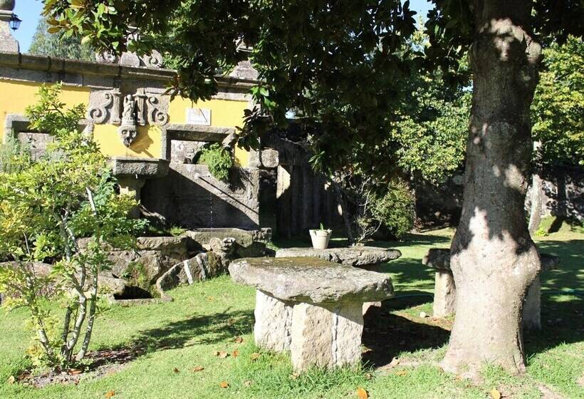 Excellent Cottage In Santa Comba With Communal Swimming Pool