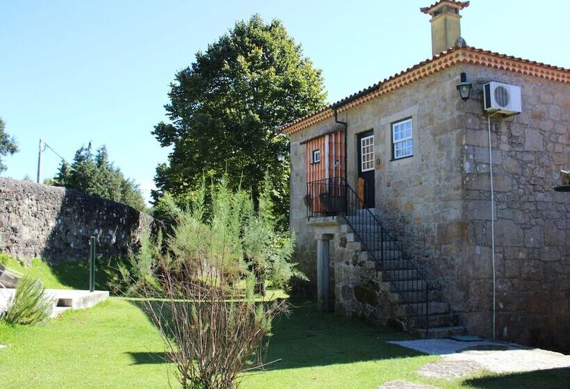 Excellent Cottage In Santa Comba With Communal Swimming Pool