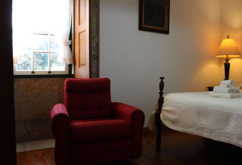 Excellent Cottage In Santa Comba With Communal Swimming Pool