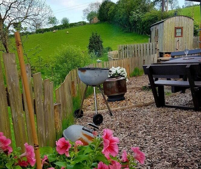 Foxglove Holiday Private Eco Accommodation