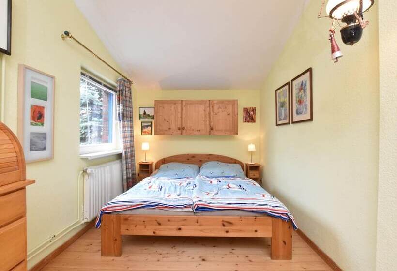 Holiday Home With Terrace In Graal Muritz