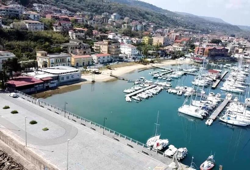 Хостел Saraceno