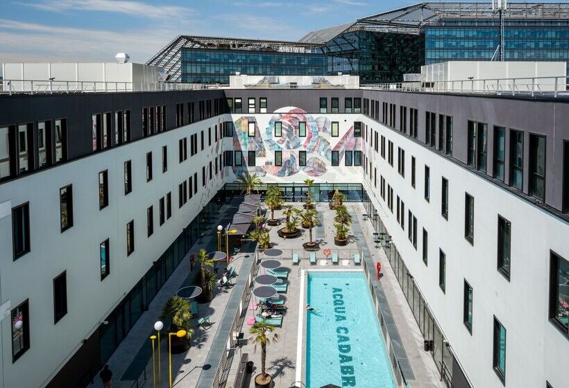 مسافرخانه The Social Hub Bologna