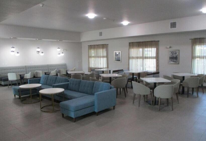 בית מלון כפרי Best Western Plus Chickasha Inn