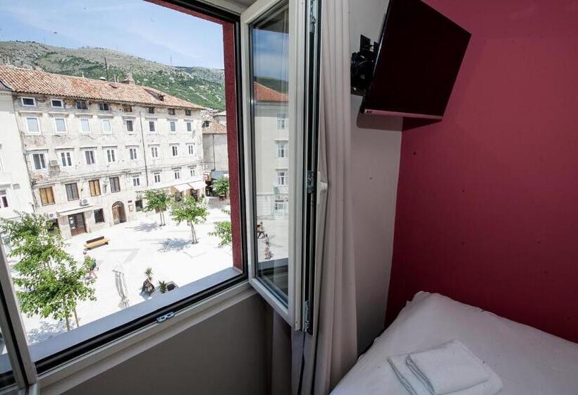 Boutique Hotel Bura 45n