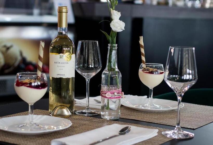 Boutique Hotel Bura 45n