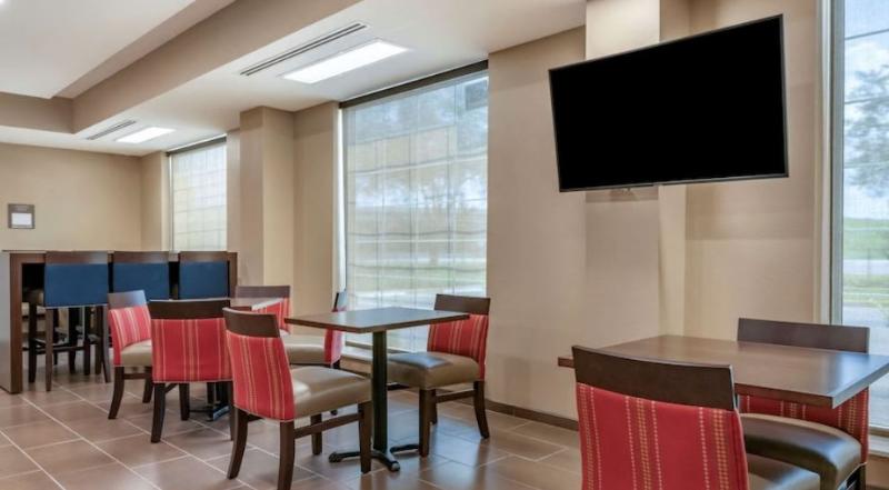 호텔 Comfort Suites Daytona Beach Speedway