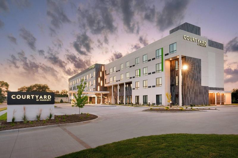 فندق Courtyard Ames