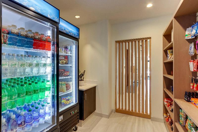 Отель Holiday Inn Express Wilmington Porters Neck, An Ihg