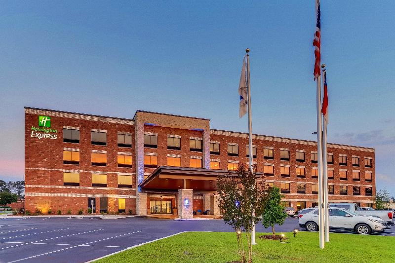 Отель Holiday Inn Express Wilmington Porters Neck, An Ihg
