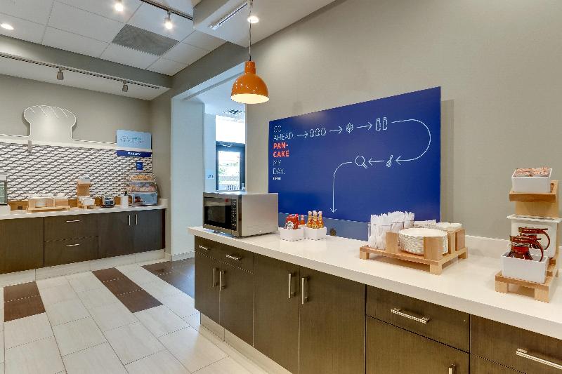 Отель Holiday Inn Express Wilmington Porters Neck, An Ihg