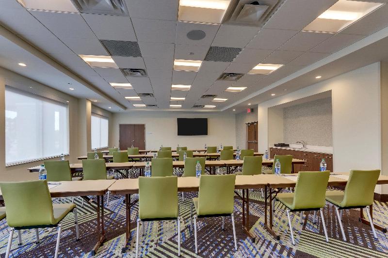 Отель Holiday Inn Express Wilmington Porters Neck, An Ihg